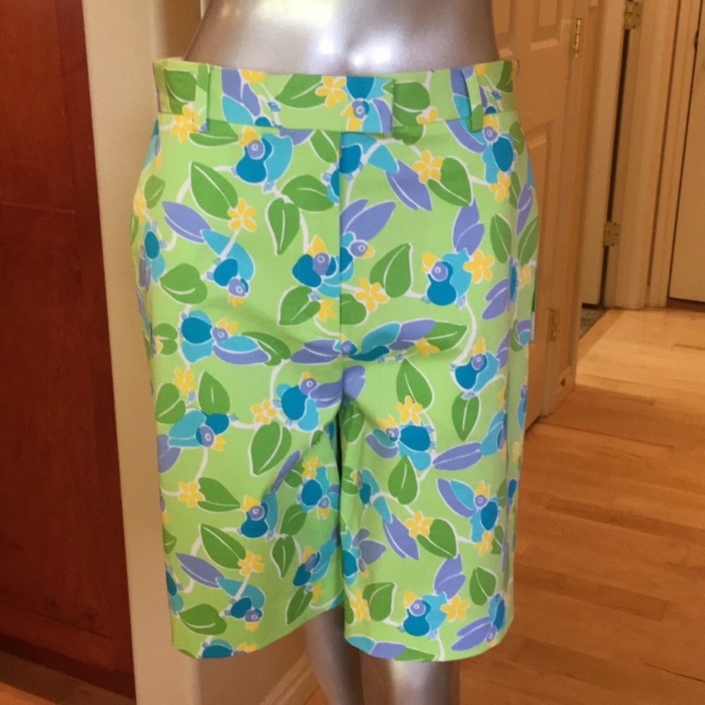 Vintage Lilly pulitzer Flo Short in Too Jays print…
